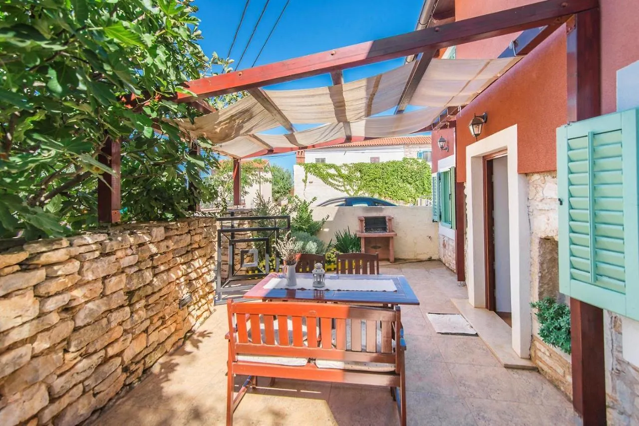 Вилла Casa Gianni Valbandon - Pets Friendly Fondole